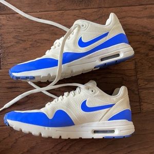 Size 7.5 Nike Air Max